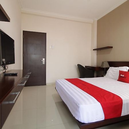 Reddoorz Plus Near Ambassador Mall Jakarta Eksteriør billede