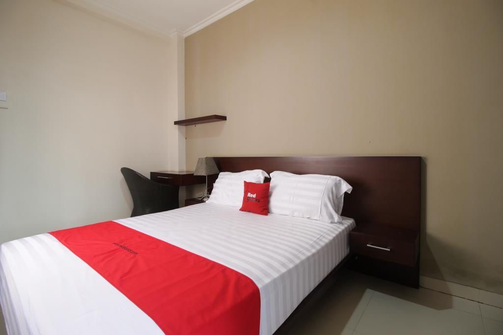 Reddoorz Plus Near Ambassador Mall Jakarta Eksteriør billede