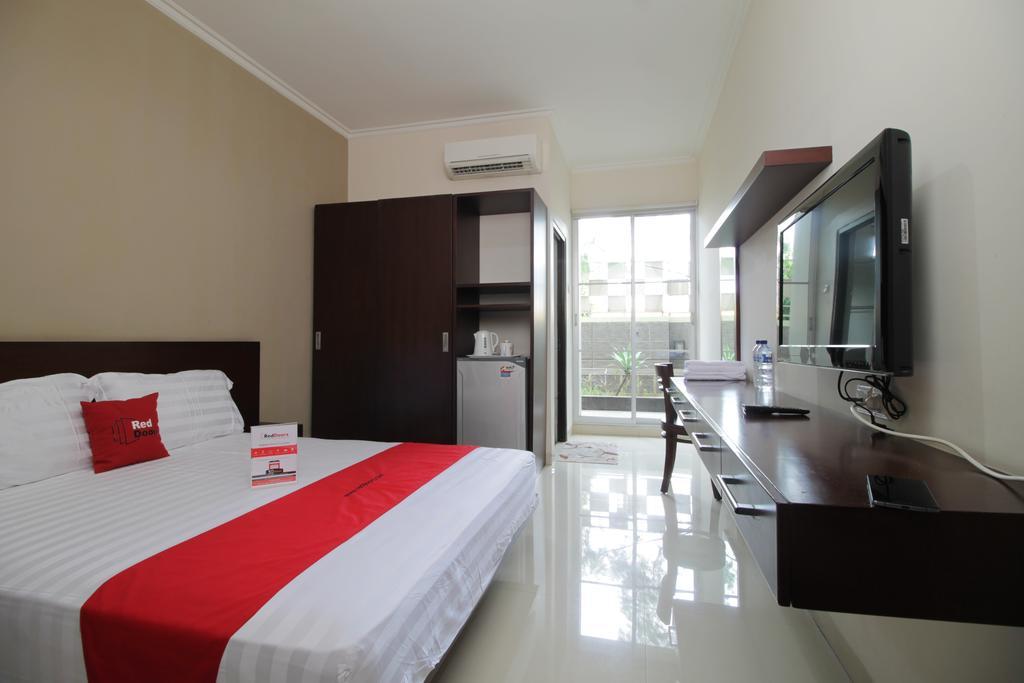 Reddoorz Plus Near Ambassador Mall Jakarta Eksteriør billede