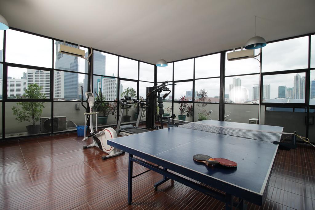 Reddoorz Plus Near Ambassador Mall Jakarta Eksteriør billede