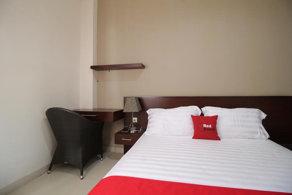 Reddoorz Plus Near Ambassador Mall Jakarta Eksteriør billede