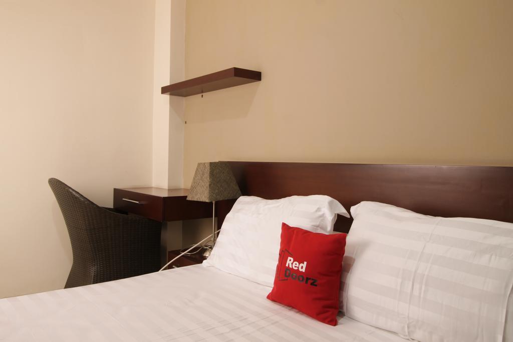 Reddoorz Plus Near Ambassador Mall Jakarta Eksteriør billede