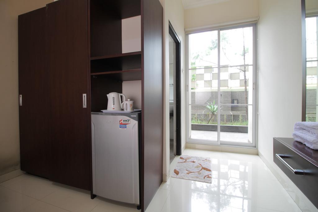 Reddoorz Plus Near Ambassador Mall Jakarta Eksteriør billede