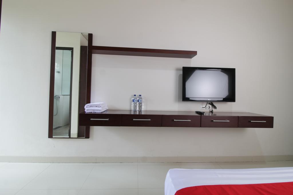 Reddoorz Plus Near Ambassador Mall Jakarta Eksteriør billede