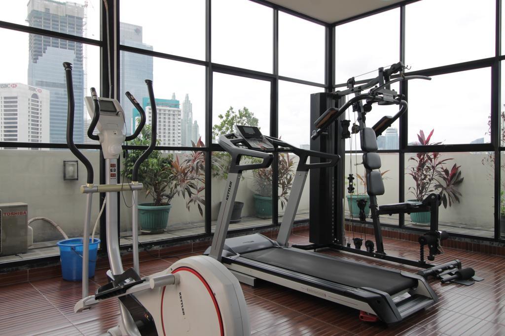 Reddoorz Plus Near Ambassador Mall Jakarta Eksteriør billede