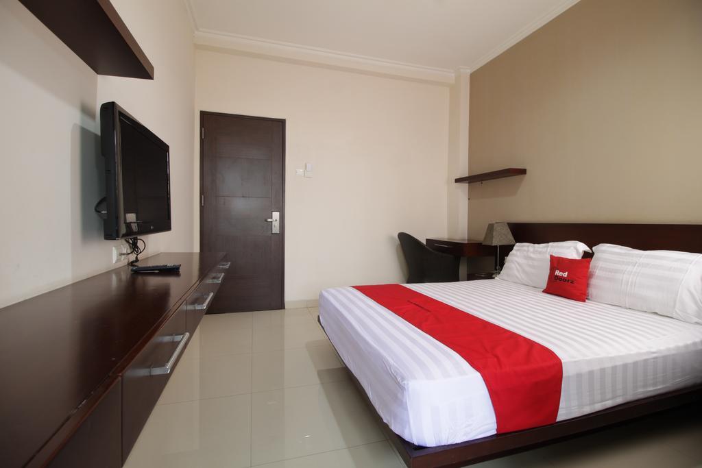 Reddoorz Plus Near Ambassador Mall Jakarta Eksteriør billede